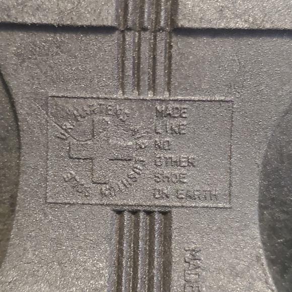 Dr. Martens 9264 Air Cushioned Sole Womens Shoes Black Leather Size 6 ENGLAND - Picture 14 of 15